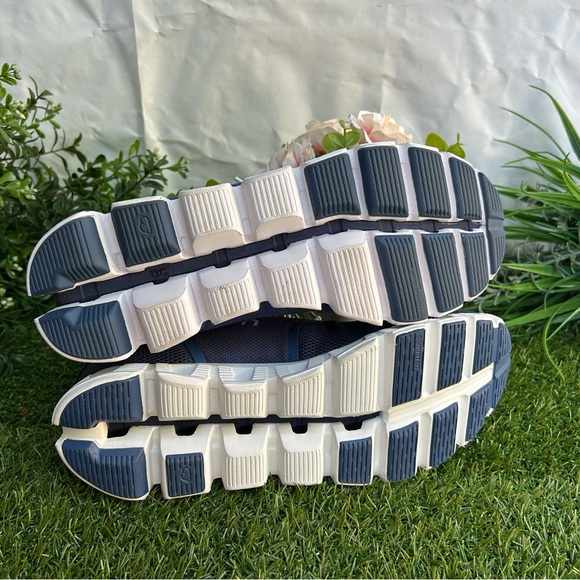 On Cloud 5
Women'
Color: Denim/White size 9 new Running shoes Swiss engineering - Picture 13 of 16